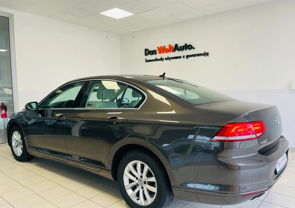 Volkswagen Passat cena 86900 przebieg: 99950, rok produkcji 2018 z Stargard małe 667